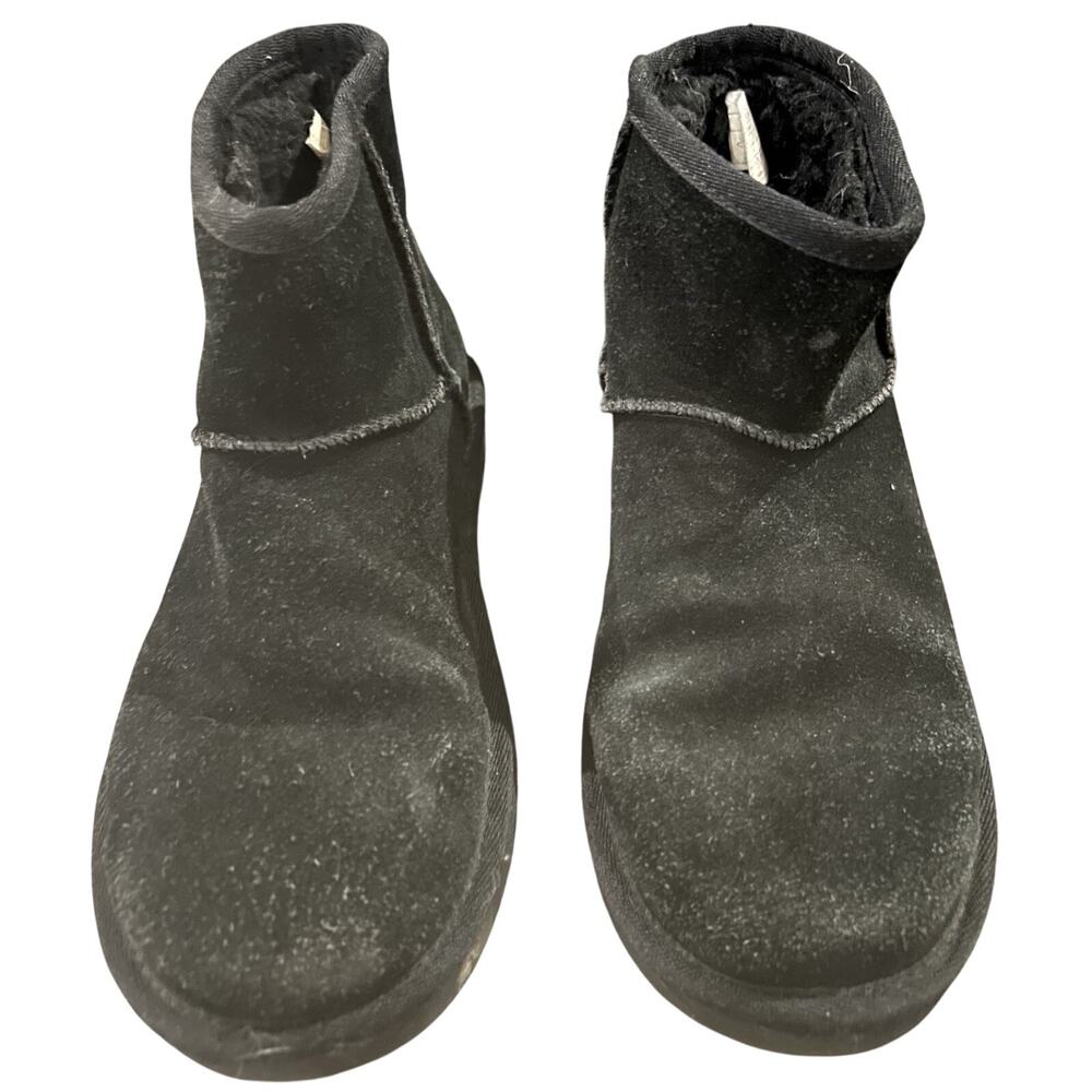 Koolaburra by Ugg Black Booties Women's size 6